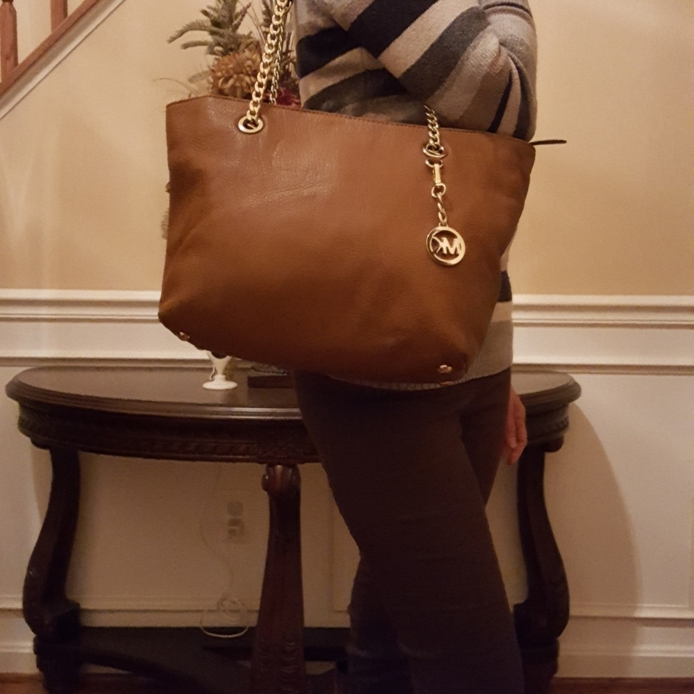 🌻SOLD🌻EUC Michael by Michael Kors shoulder bag - Picture 8 of 8